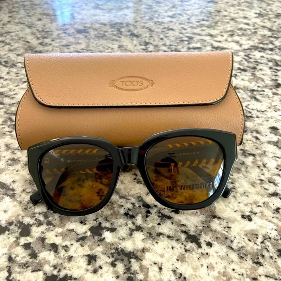 Tod’s Women’s NWT Authentic Sunglasses Shades (comes with Ray-Ban Case) Tod main image 4